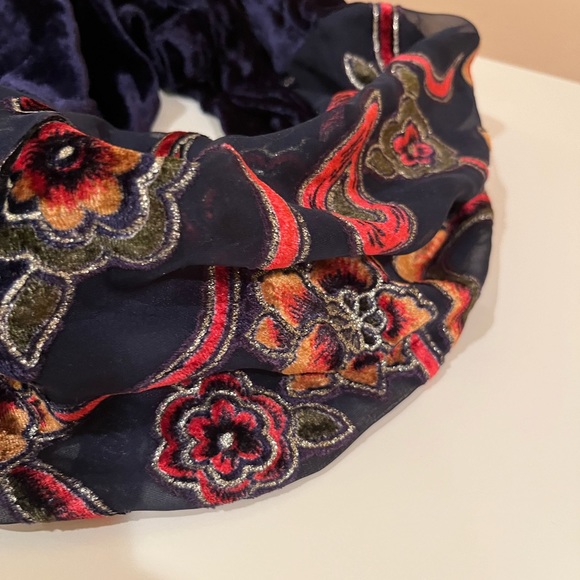 Anthropologie Floral Velvet Infinity Neck Scarf - Picture 3 of 4